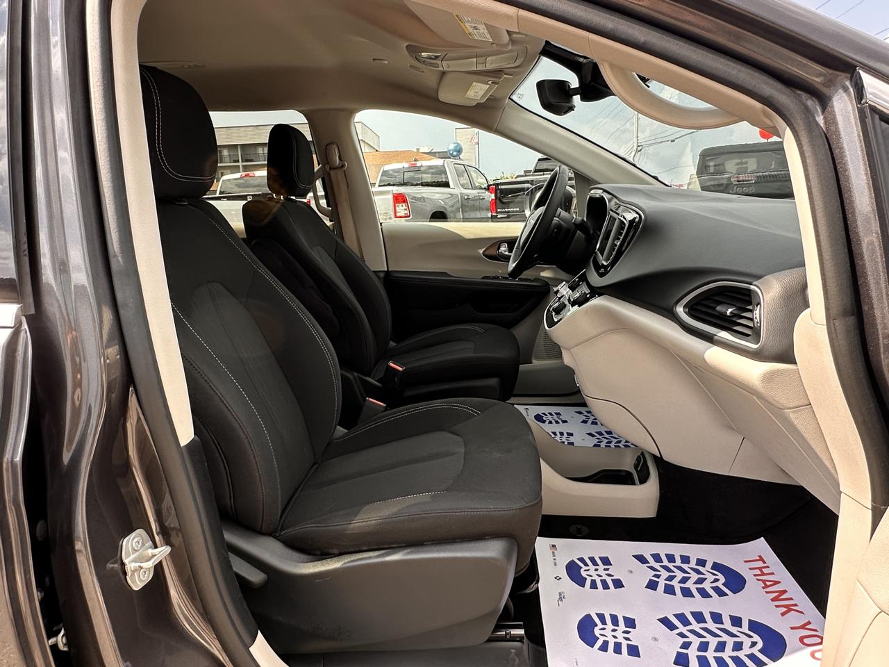 Chrysler Voyager  2023