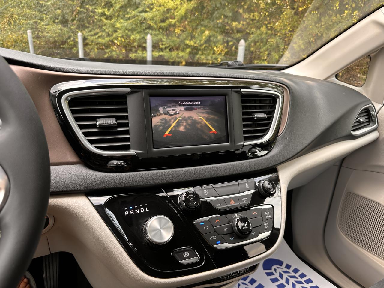 Chrysler Voyager  2023