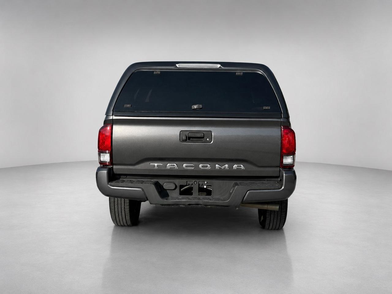 Toyota Tacoma SR Double Cab 5' Bed I4 4x2 AT (Natl) 2018