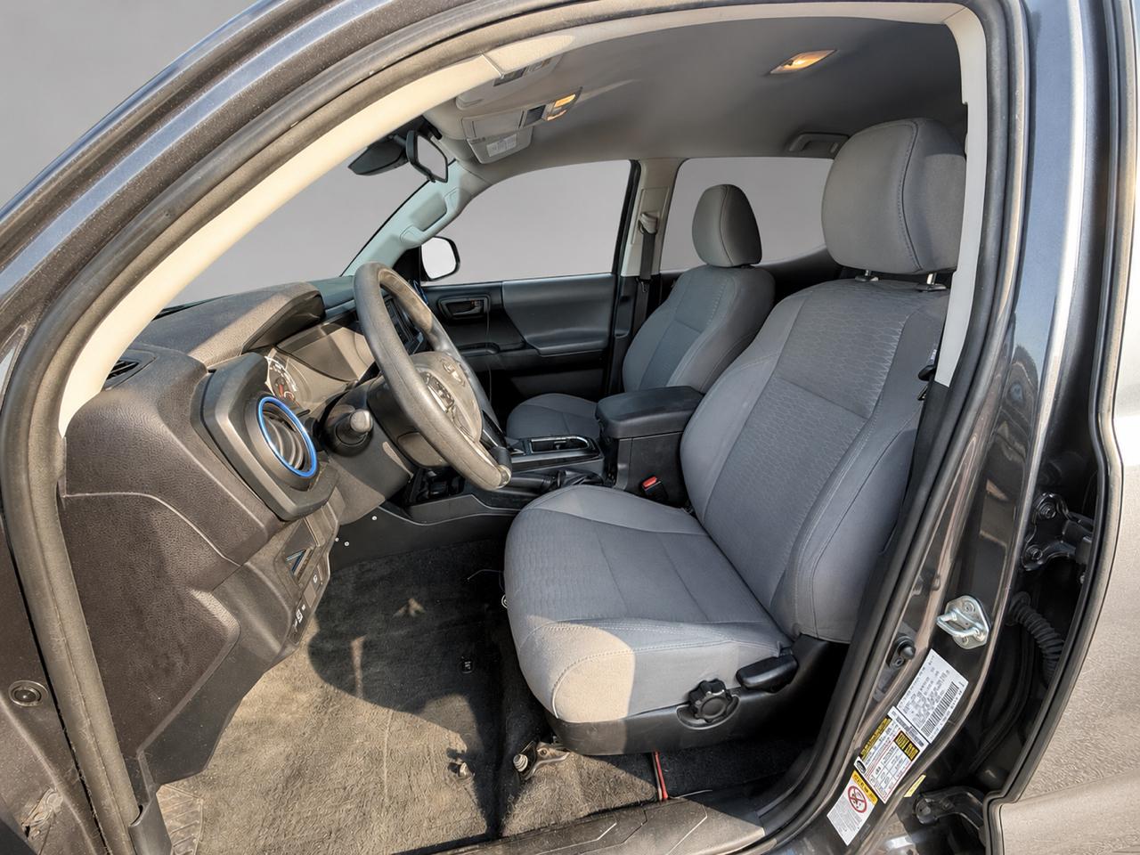 Toyota Tacoma SR Double Cab 5' Bed I4 4x2 AT (Natl) 2018