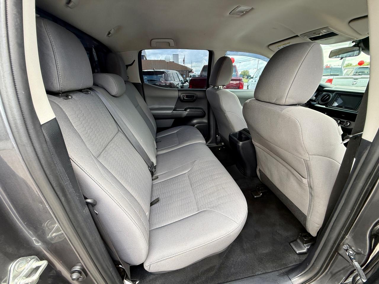 Toyota Tacoma SR Double Cab 5' Bed I4 4x2 AT (Natl) 2018