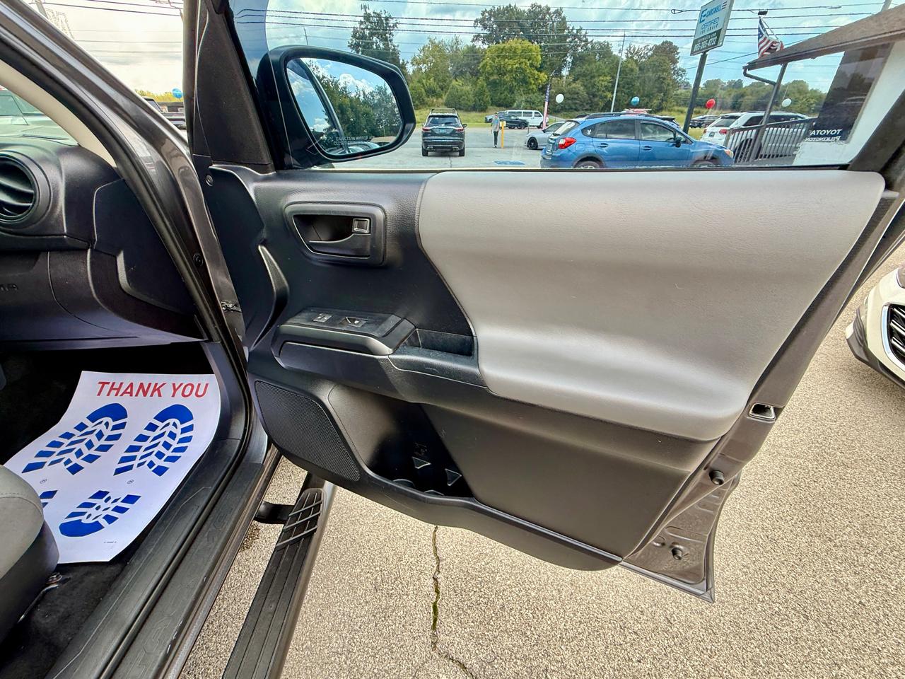 Toyota Tacoma SR Double Cab 5' Bed I4 4x2 AT (Natl) 2018