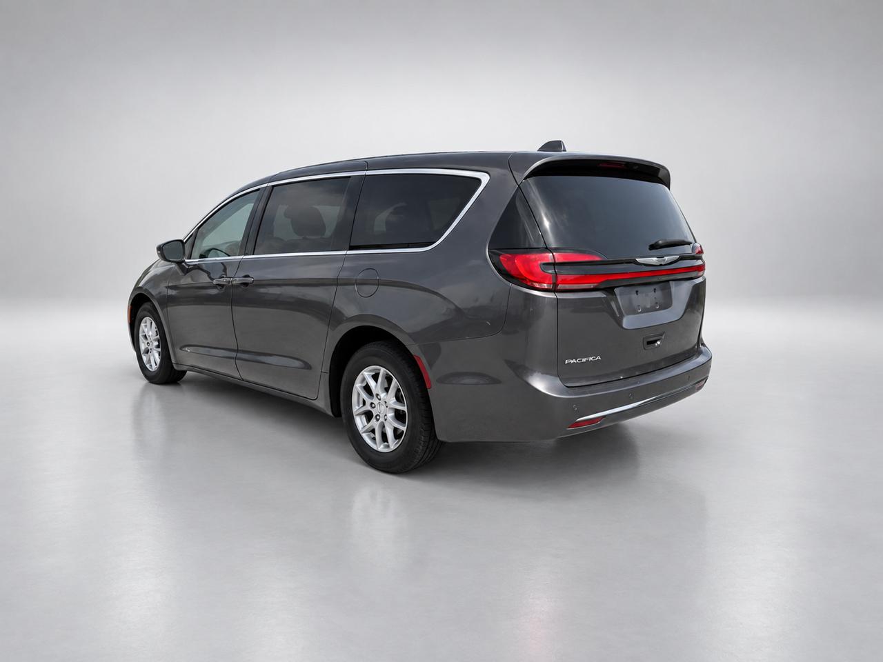 Chrysler Pacifica Touring 2023