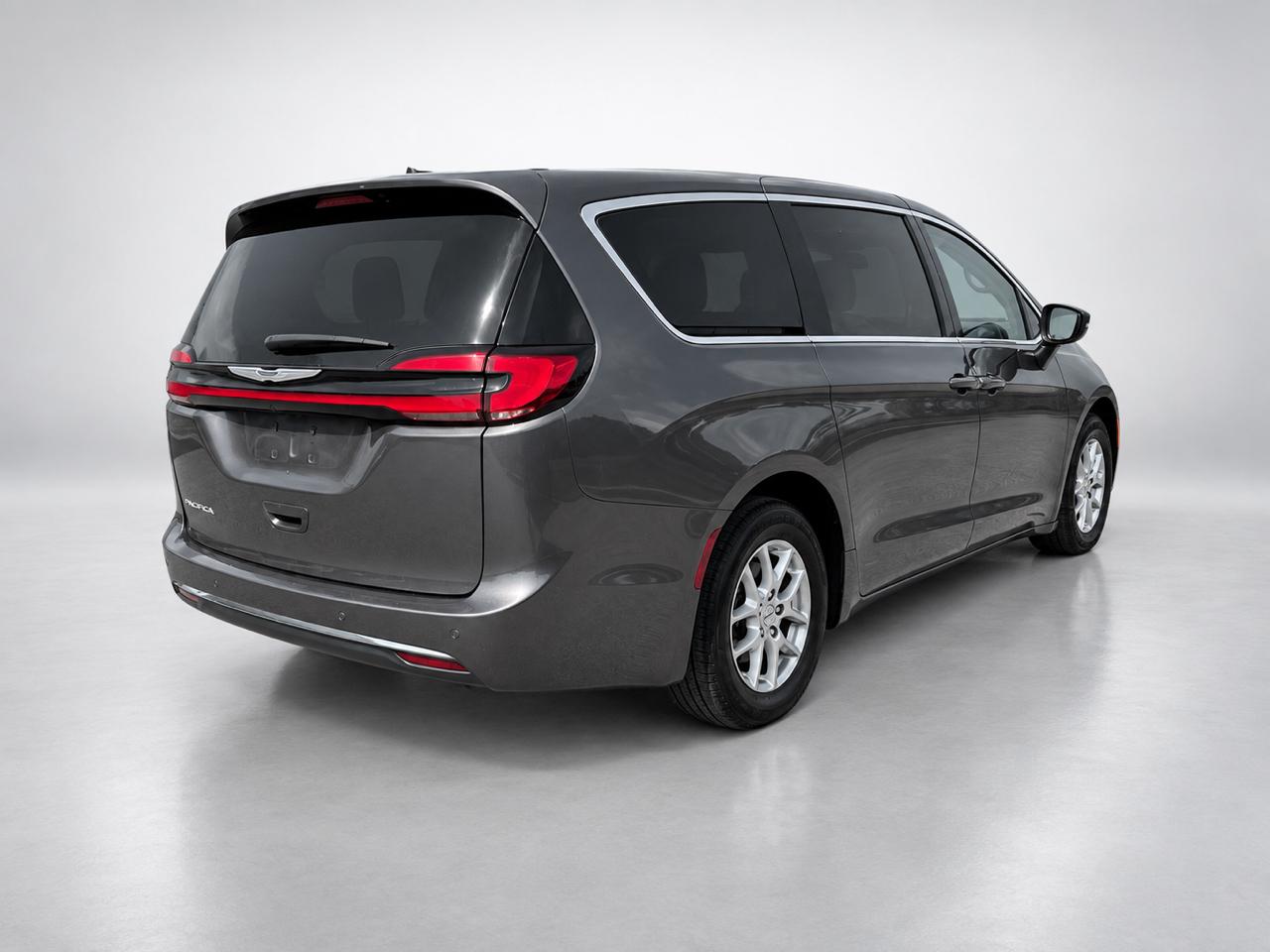 Chrysler Pacifica Touring 2023