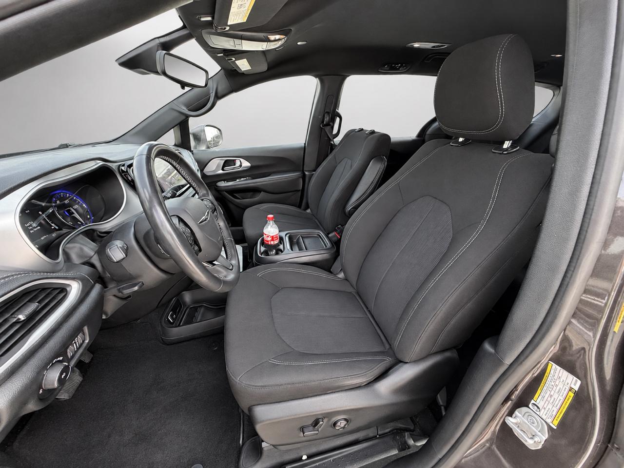 Chrysler Pacifica Touring 2023