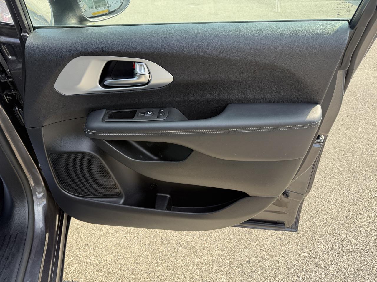 Chrysler Pacifica  2023