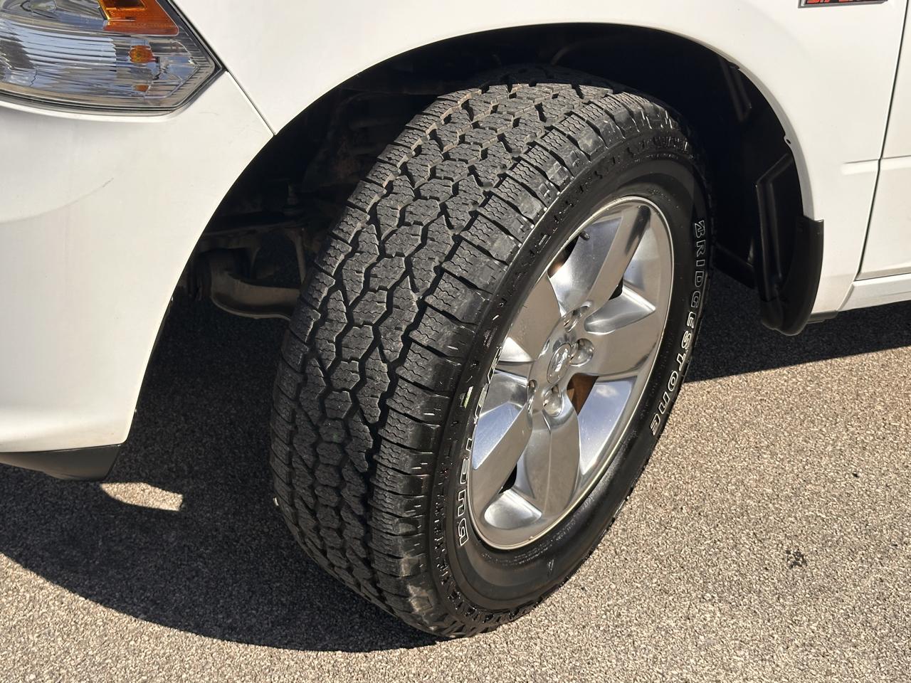 RAM 1500 Classic Express 4x4 Quad Cab 6'4" Box 2019