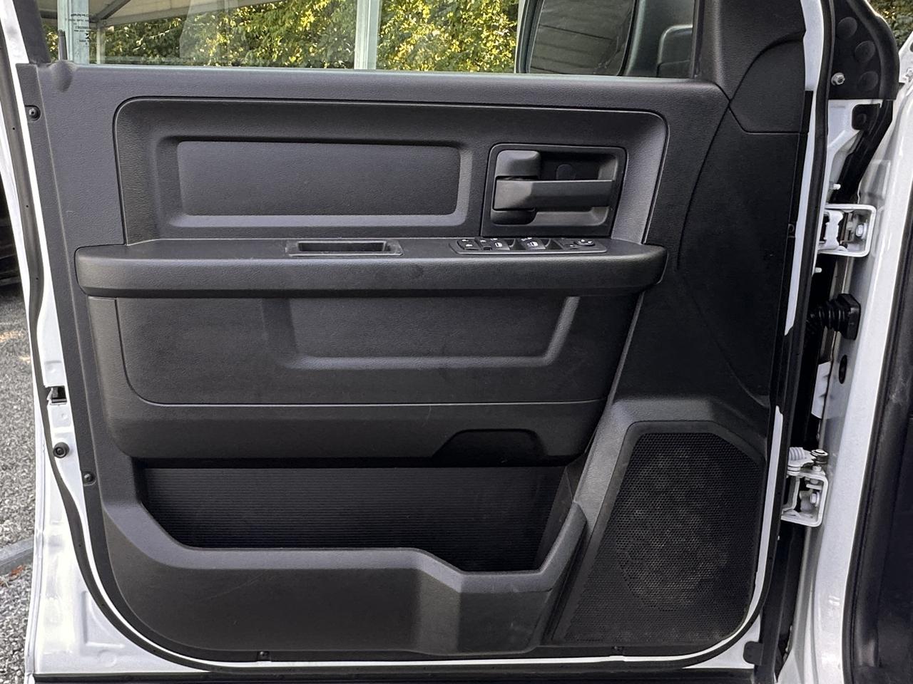 RAM 1500 Classic Express 4x4 Quad Cab 6'4" Box 2019