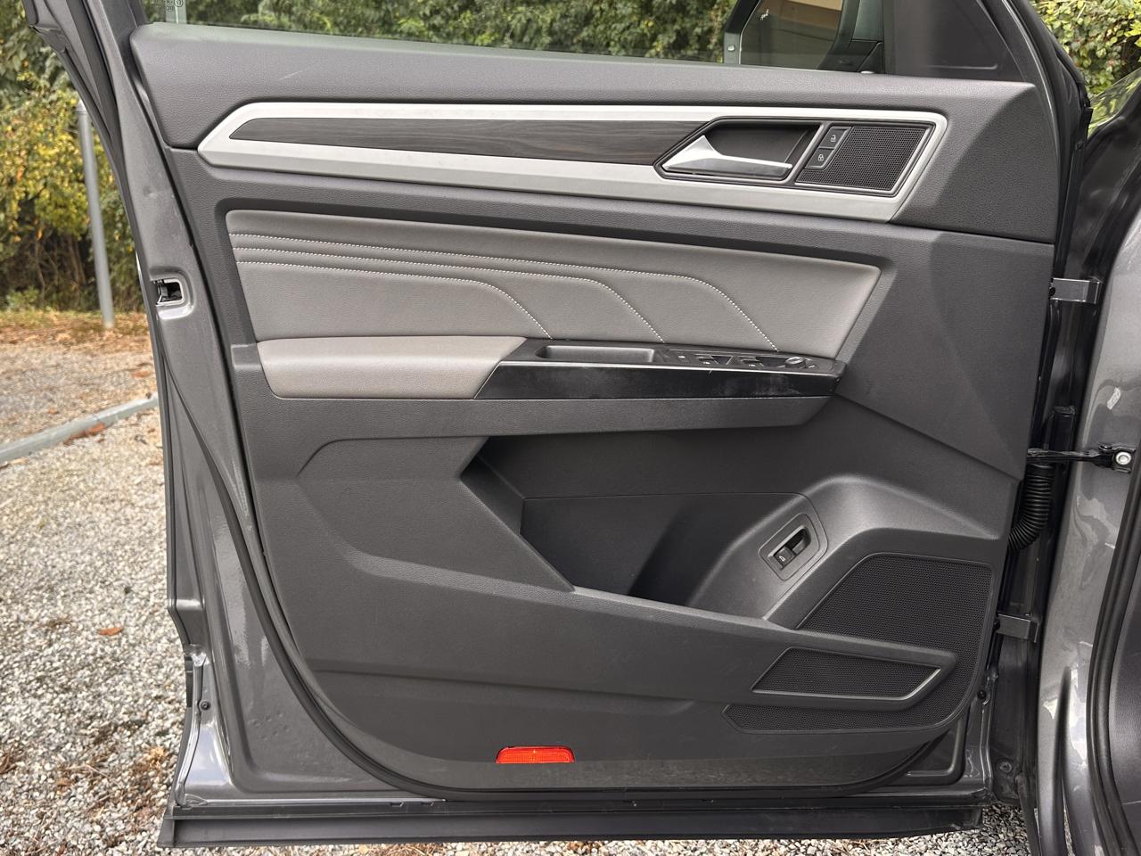 2021 Volkswagen Atlas SE w/Tech - Photo 20