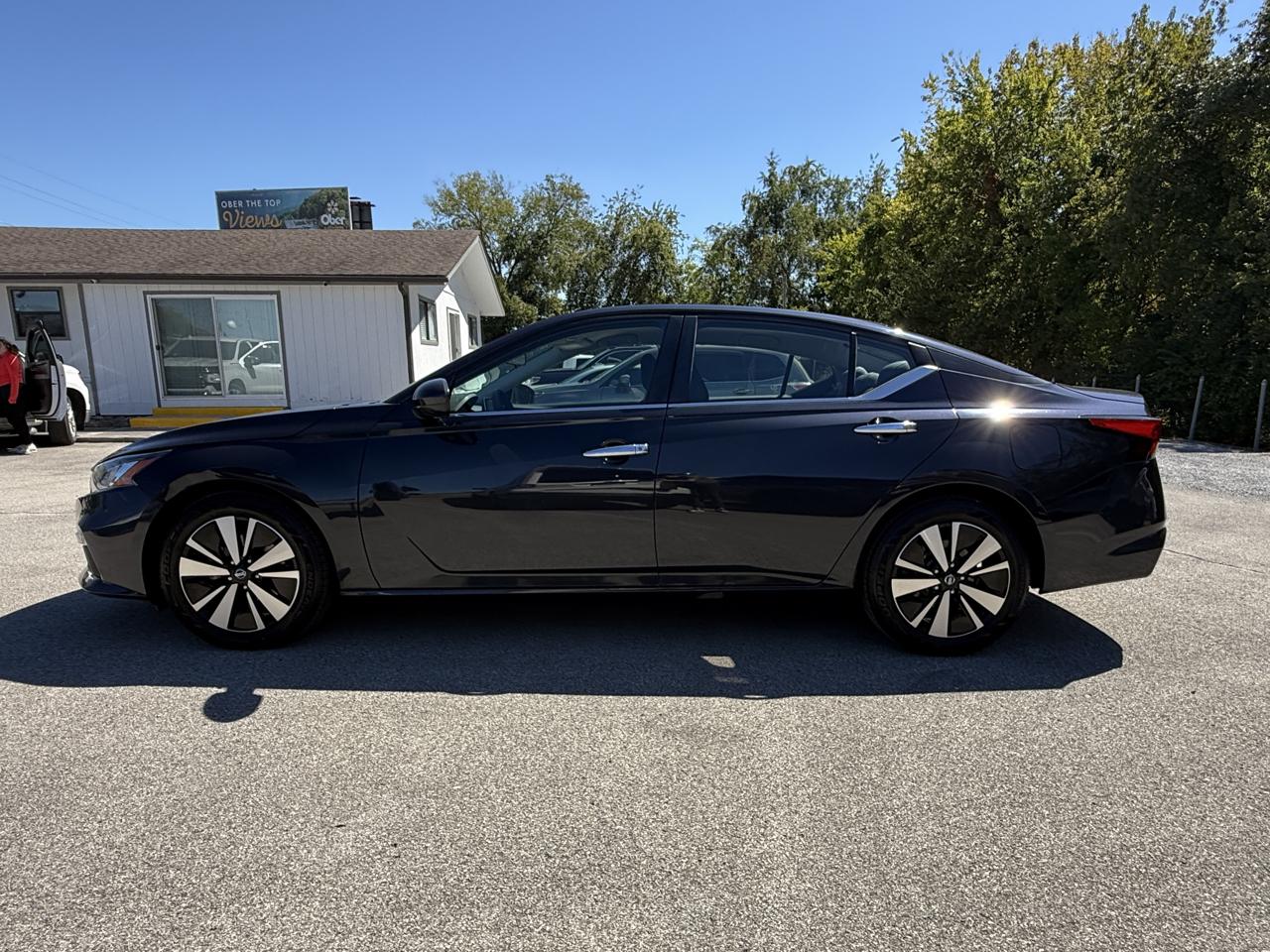Nissan Altima  2021