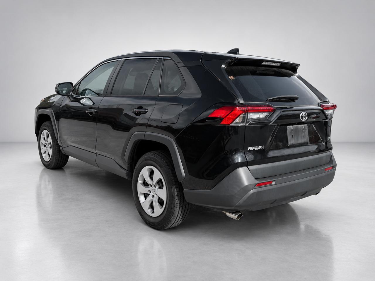 Toyota RAV4 LE 2022