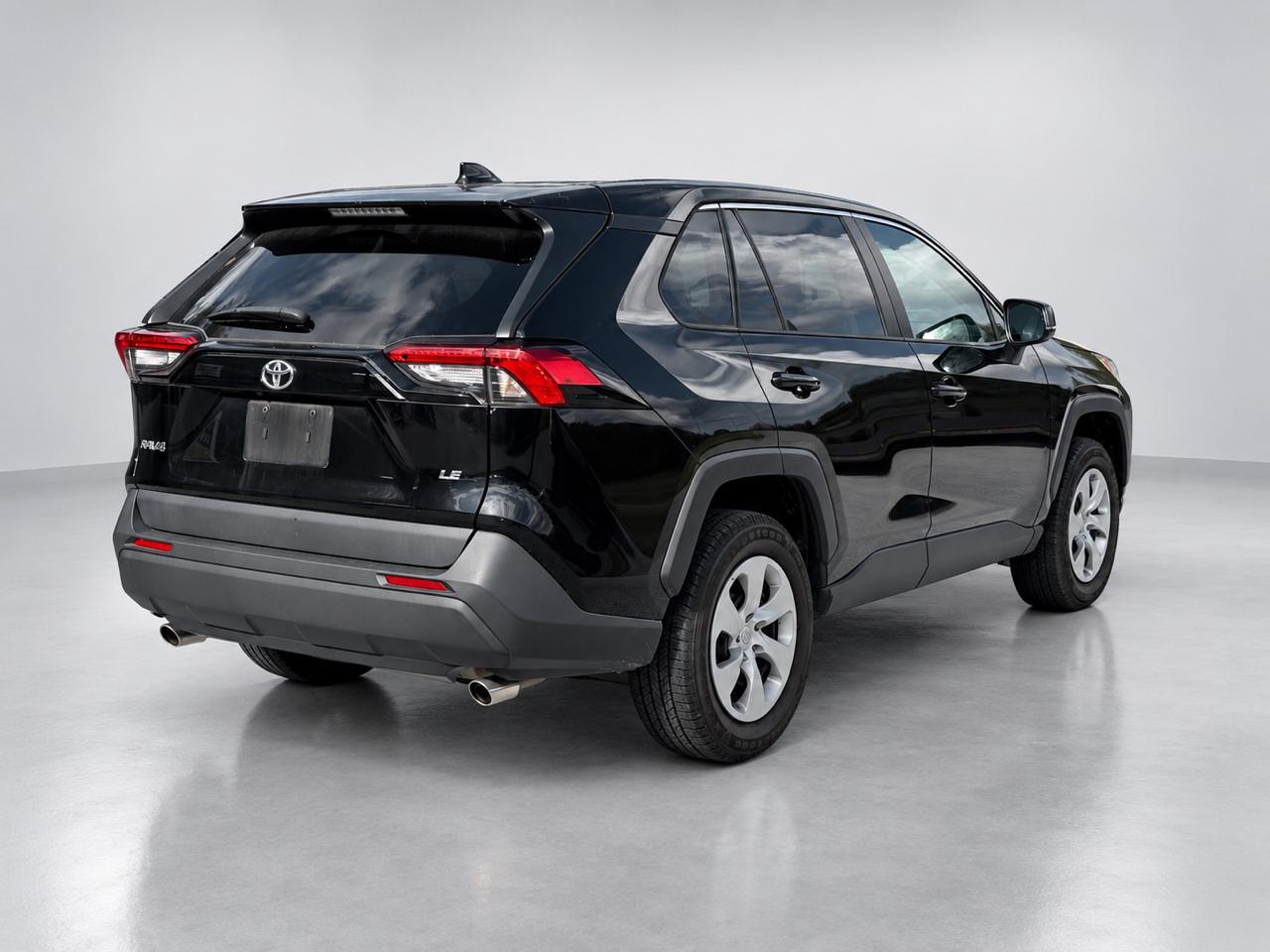 Toyota RAV4 LE 2022