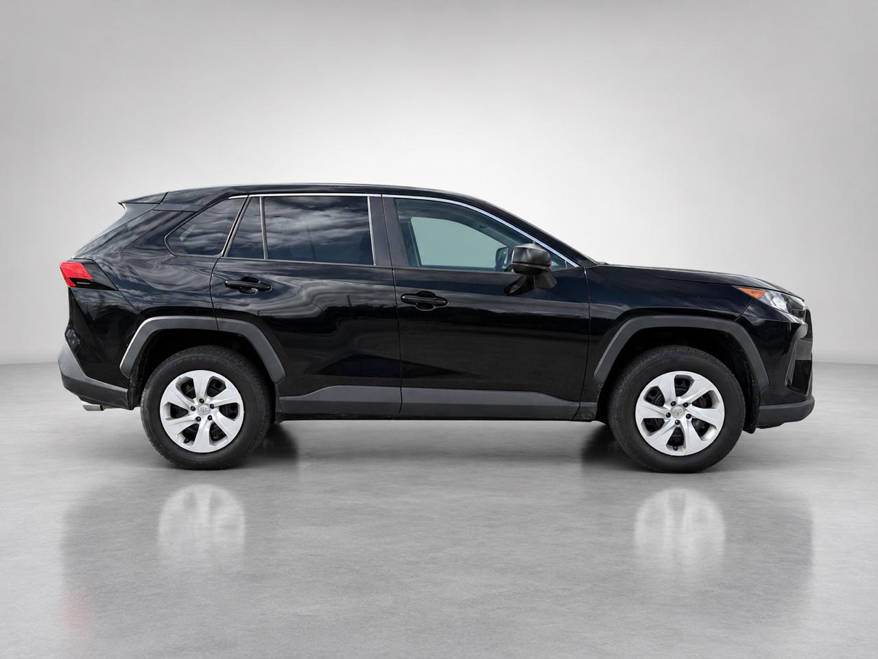 Toyota RAV4 LE 2022