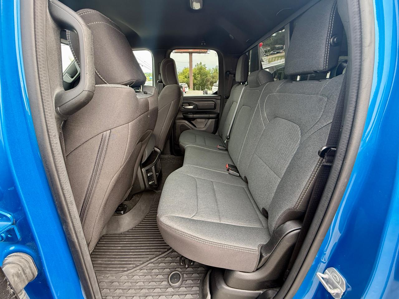 RAM 1500 Tradesman 4x4 Quad Cab 6'4" Box 2023