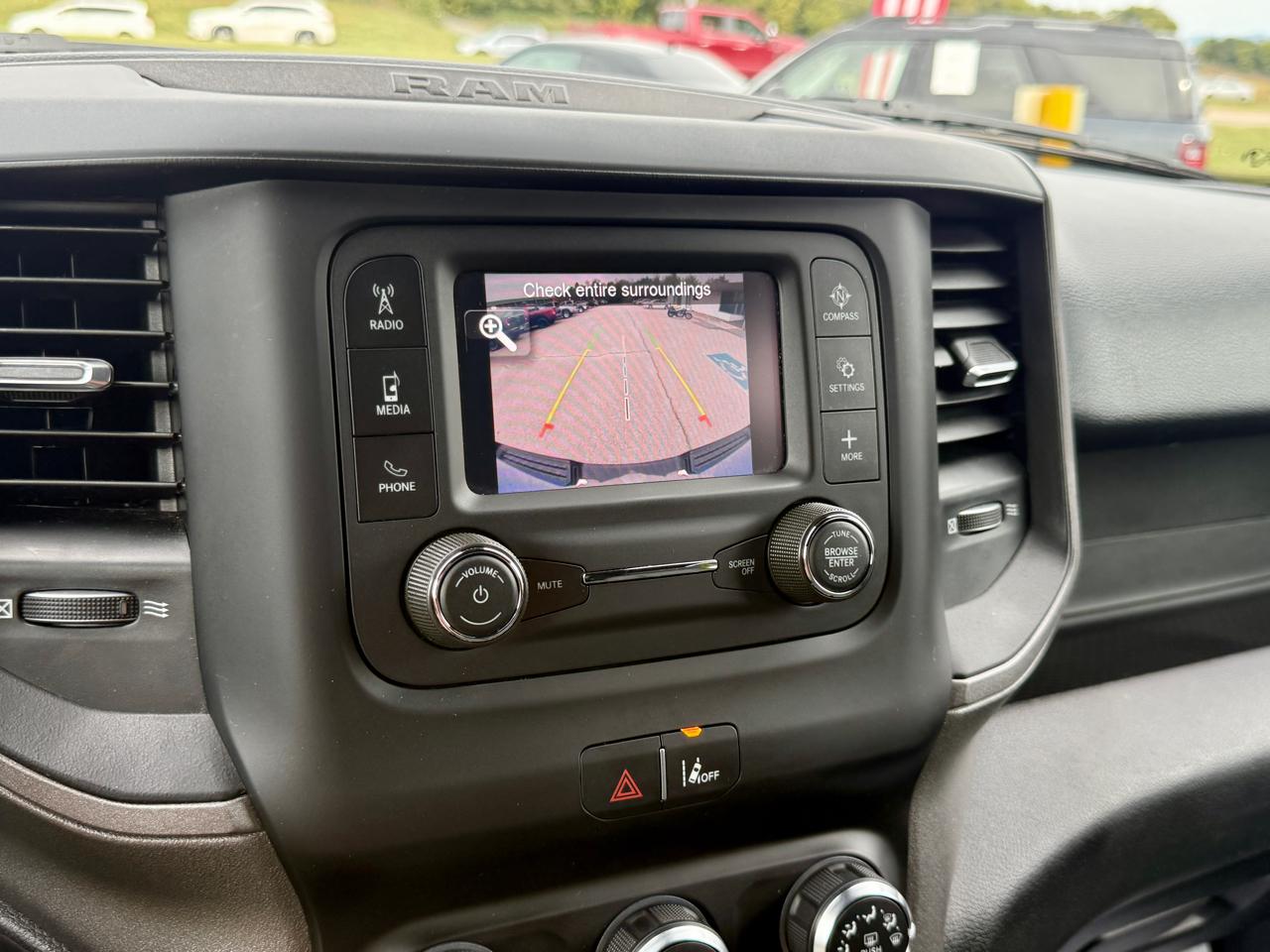 RAM 1500 Tradesman 4x4 Quad Cab 6'4" Box 2023
