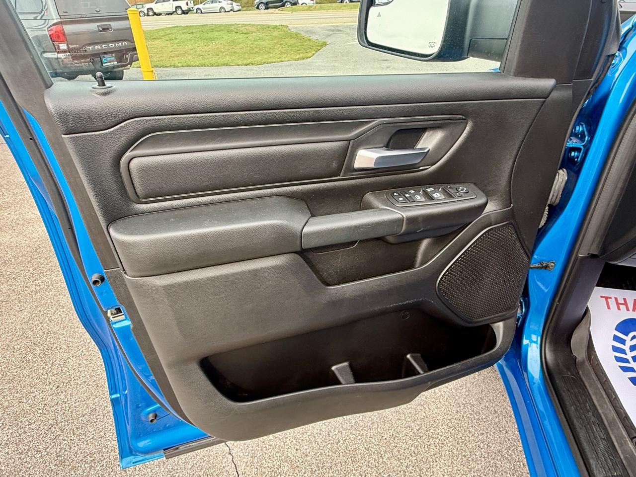 RAM 1500 Tradesman 4x4 Quad Cab 6'4" Box 2023