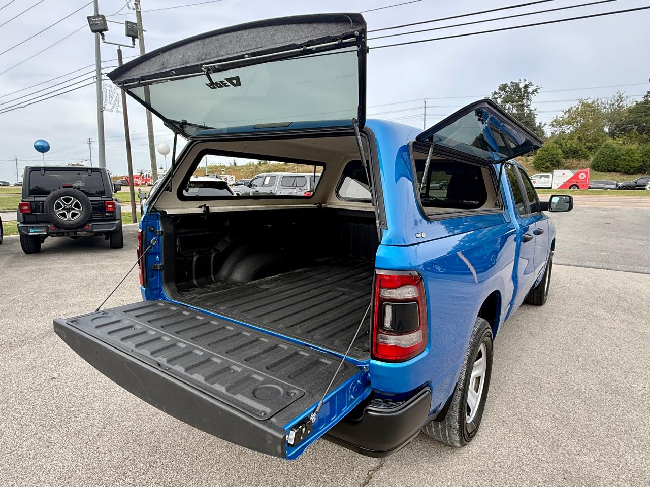 RAM 1500 Tradesman 4x4 Quad Cab 6'4" Box 2023