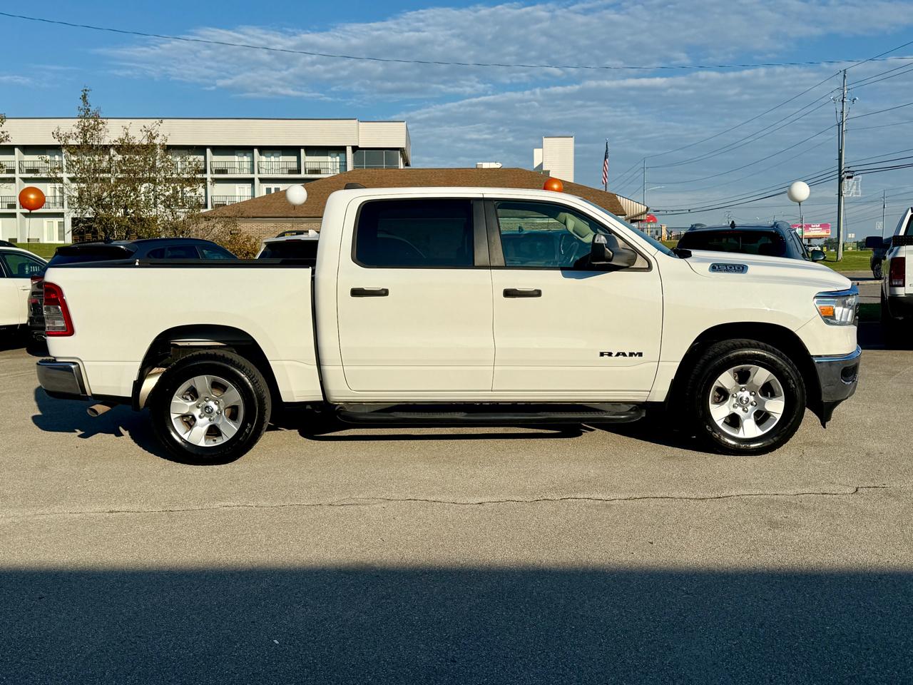 RAM 1500 Tradesman 4x4 Crew Cab 5'7" Box 2020