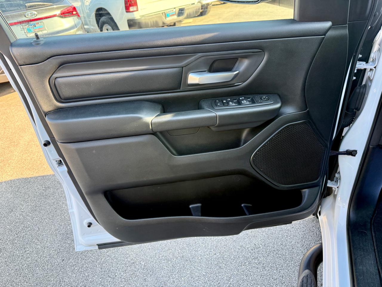 RAM 1500 Tradesman 4x4 Crew Cab 5'7" Box 2020