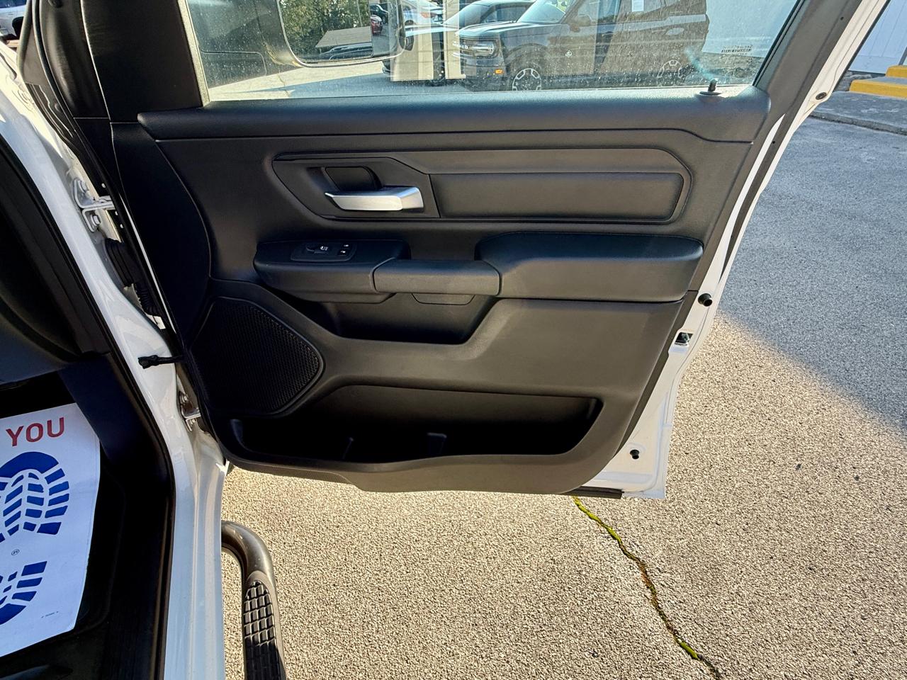 RAM 1500 Tradesman 4x4 Crew Cab 5'7" Box 2020