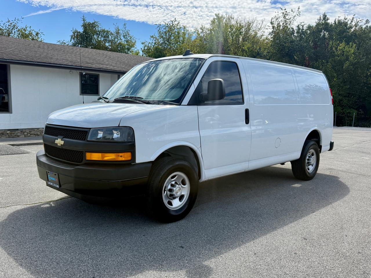 Chevrolet Express Cargo Van RWD 2500 135" 2023