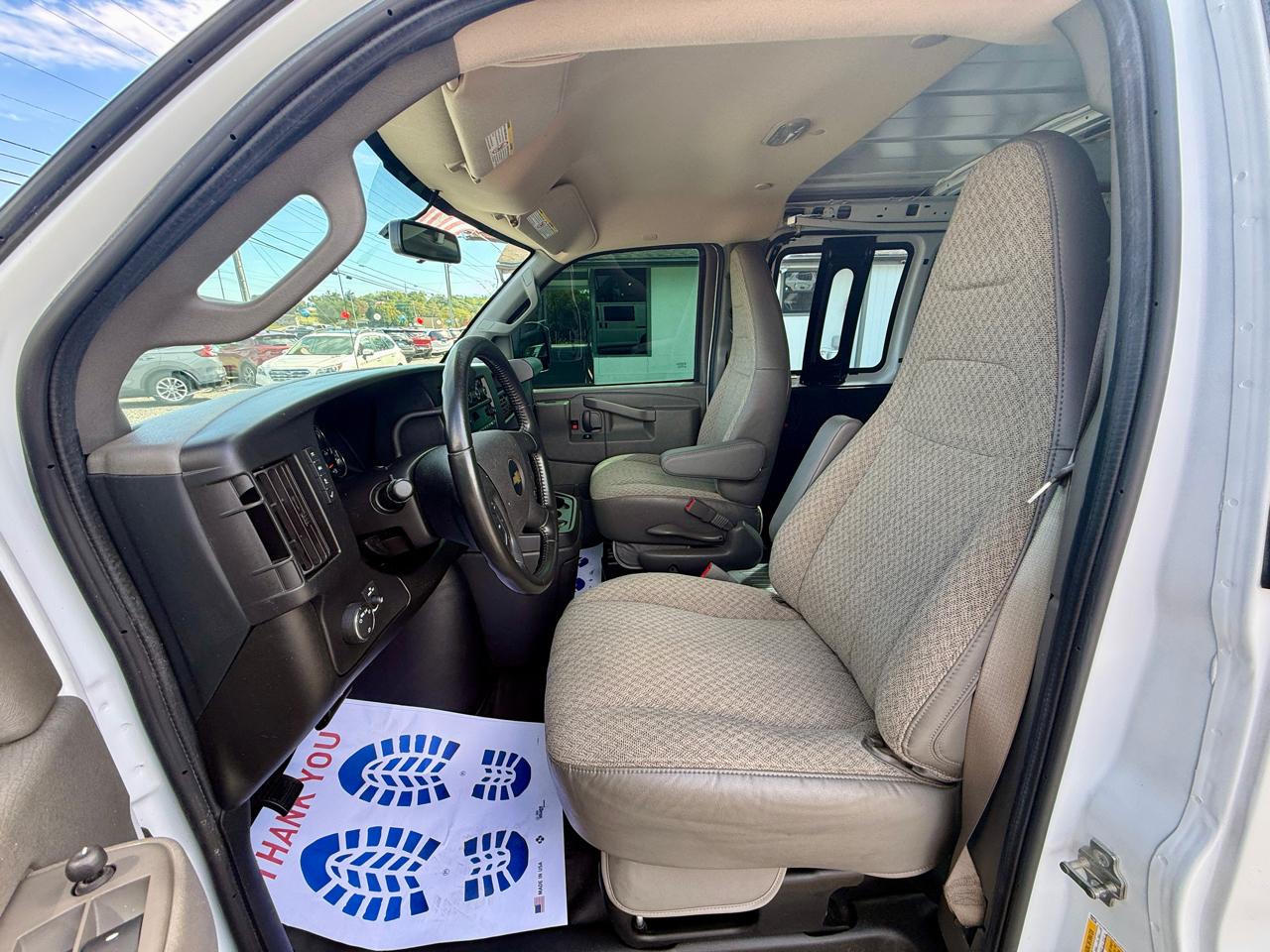 Chevrolet Express Cargo Van RWD 2500 135" 2023