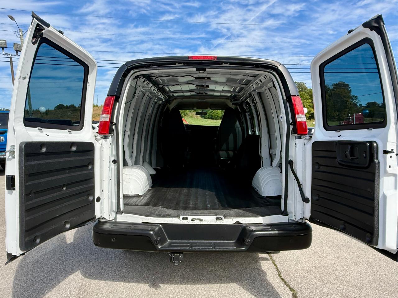 Chevrolet Express Cargo Van RWD 2500 135" 2023