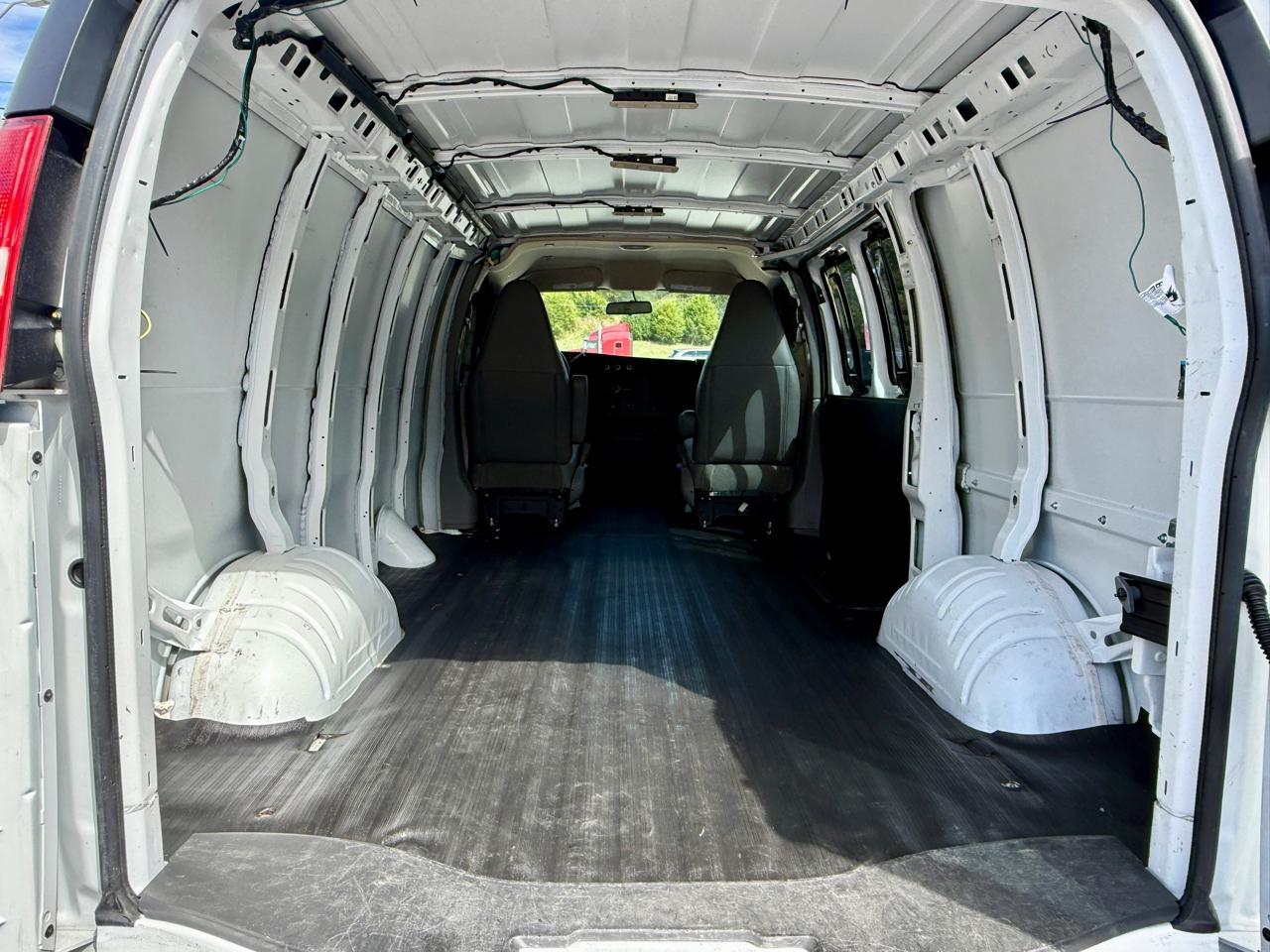 Chevrolet Express Cargo Van RWD 2500 135" 2023