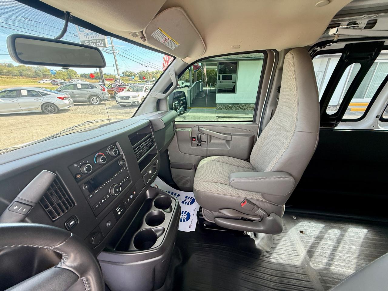 Chevrolet Express Cargo Van RWD 2500 135" 2023