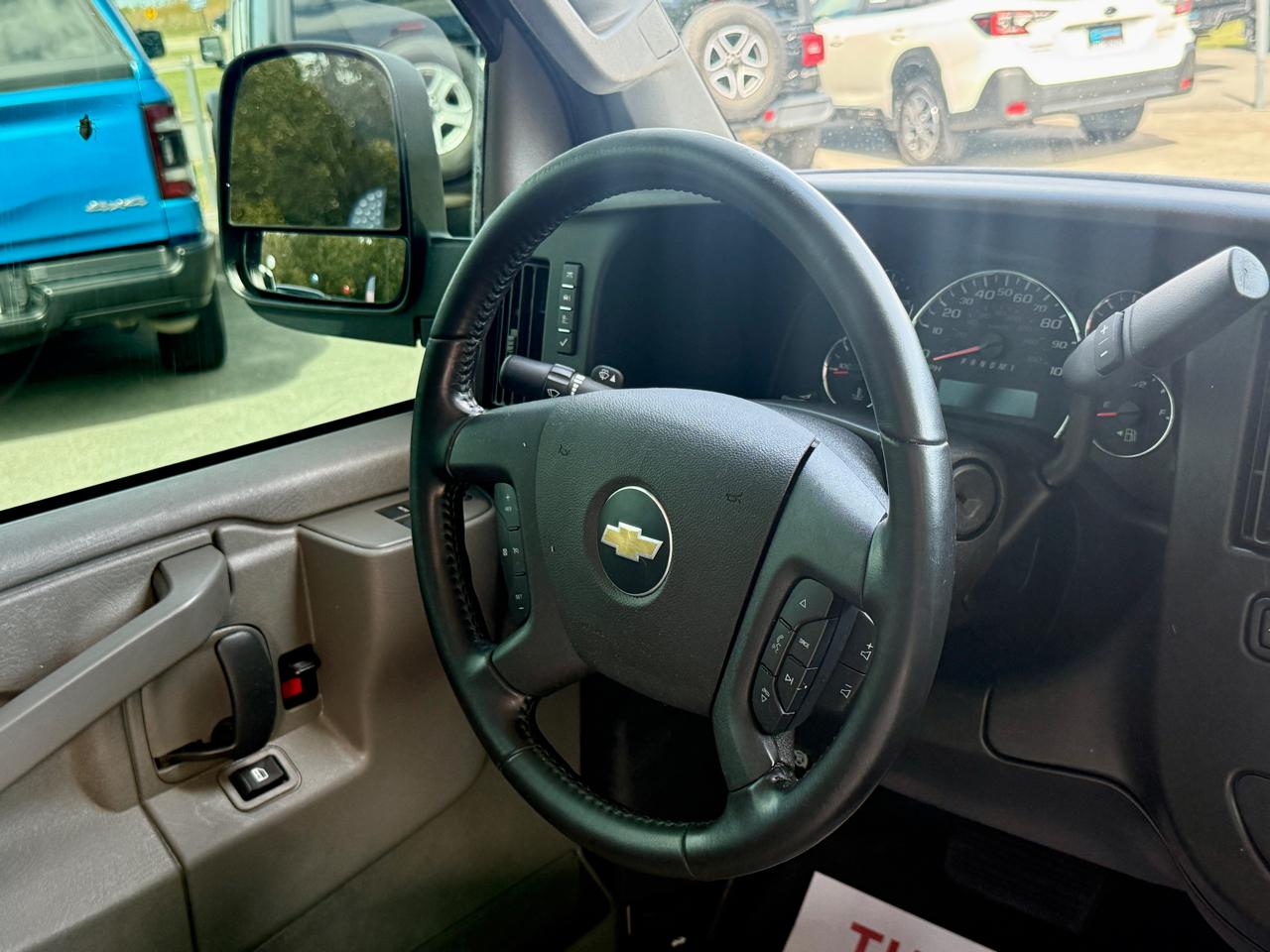 Chevrolet Express Cargo Van RWD 2500 135" 2023