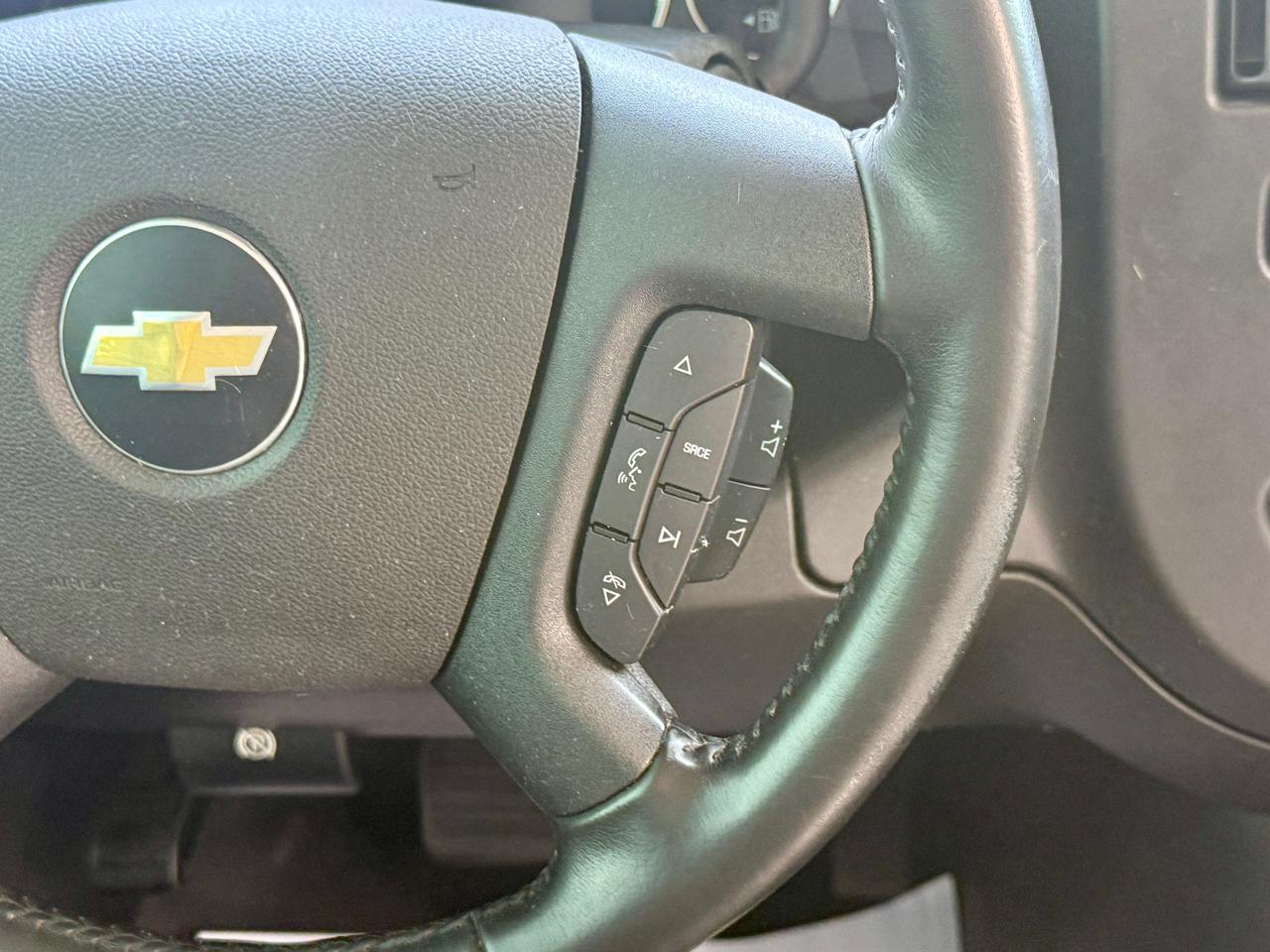 Chevrolet Express Cargo Van RWD 2500 135" 2023