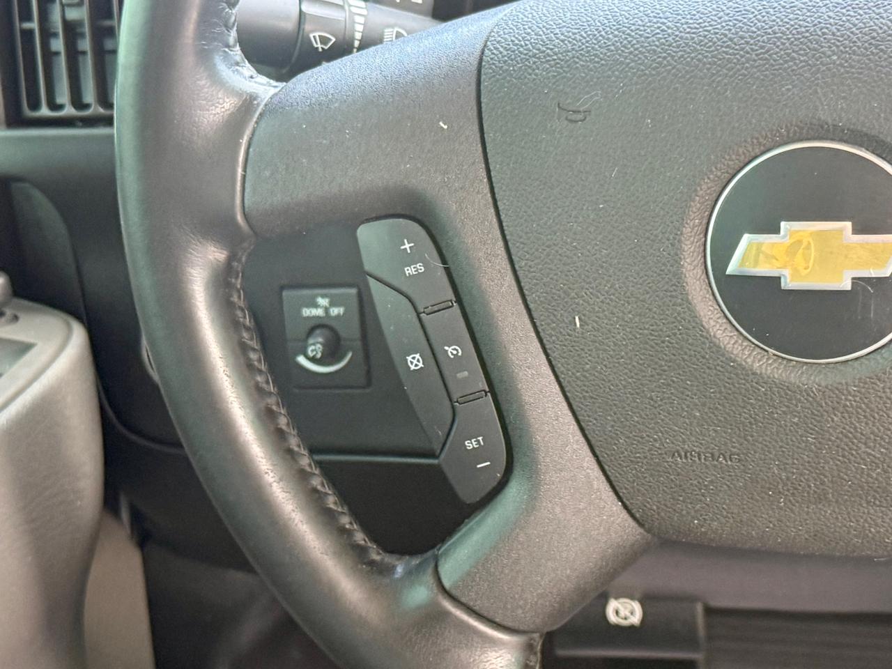 Chevrolet Express Cargo Van RWD 2500 135" 2023