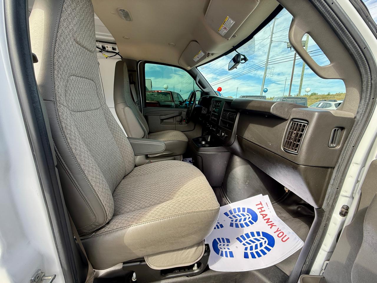 Chevrolet Express Cargo Van RWD 2500 135" 2023