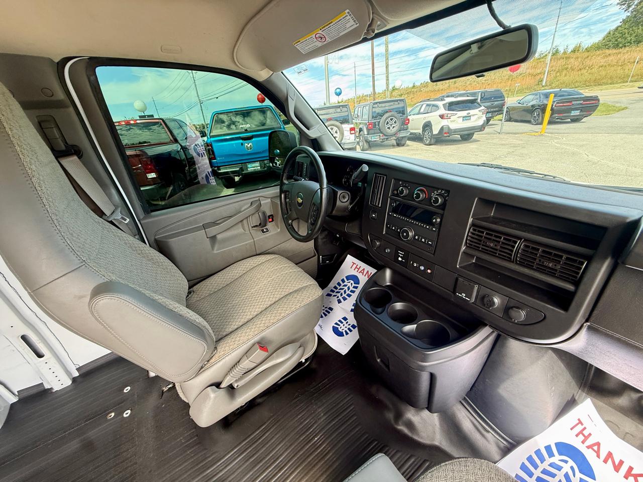 Chevrolet Express Cargo Van RWD 2500 135" 2023