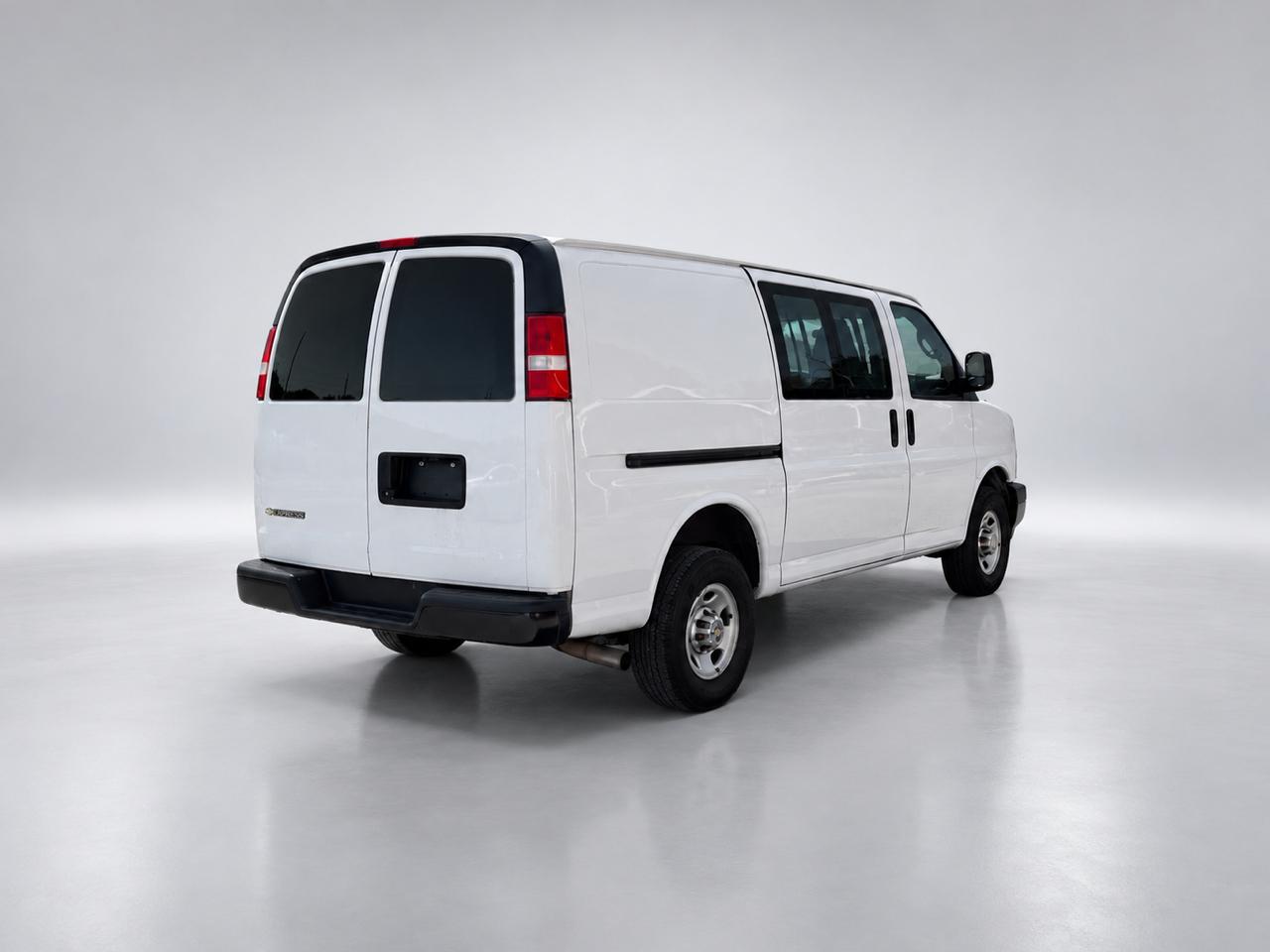 Chevrolet Express Cargo Van RWD 2500 135" 2022