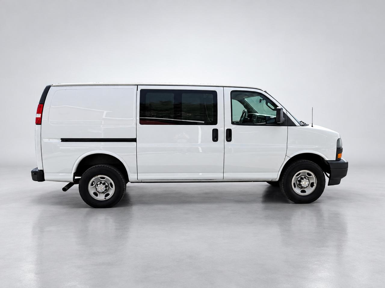 Chevrolet Express Cargo Van RWD 2500 135" 2022