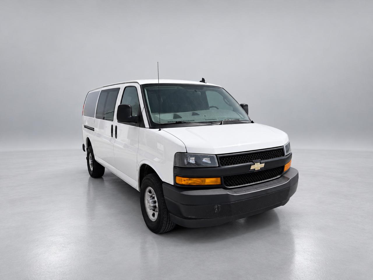 Chevrolet Express Cargo Van RWD 2500 135" 2022