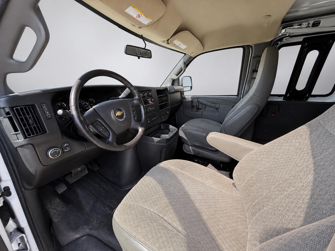 Chevrolet Express Cargo Van RWD 2500 135" 2022