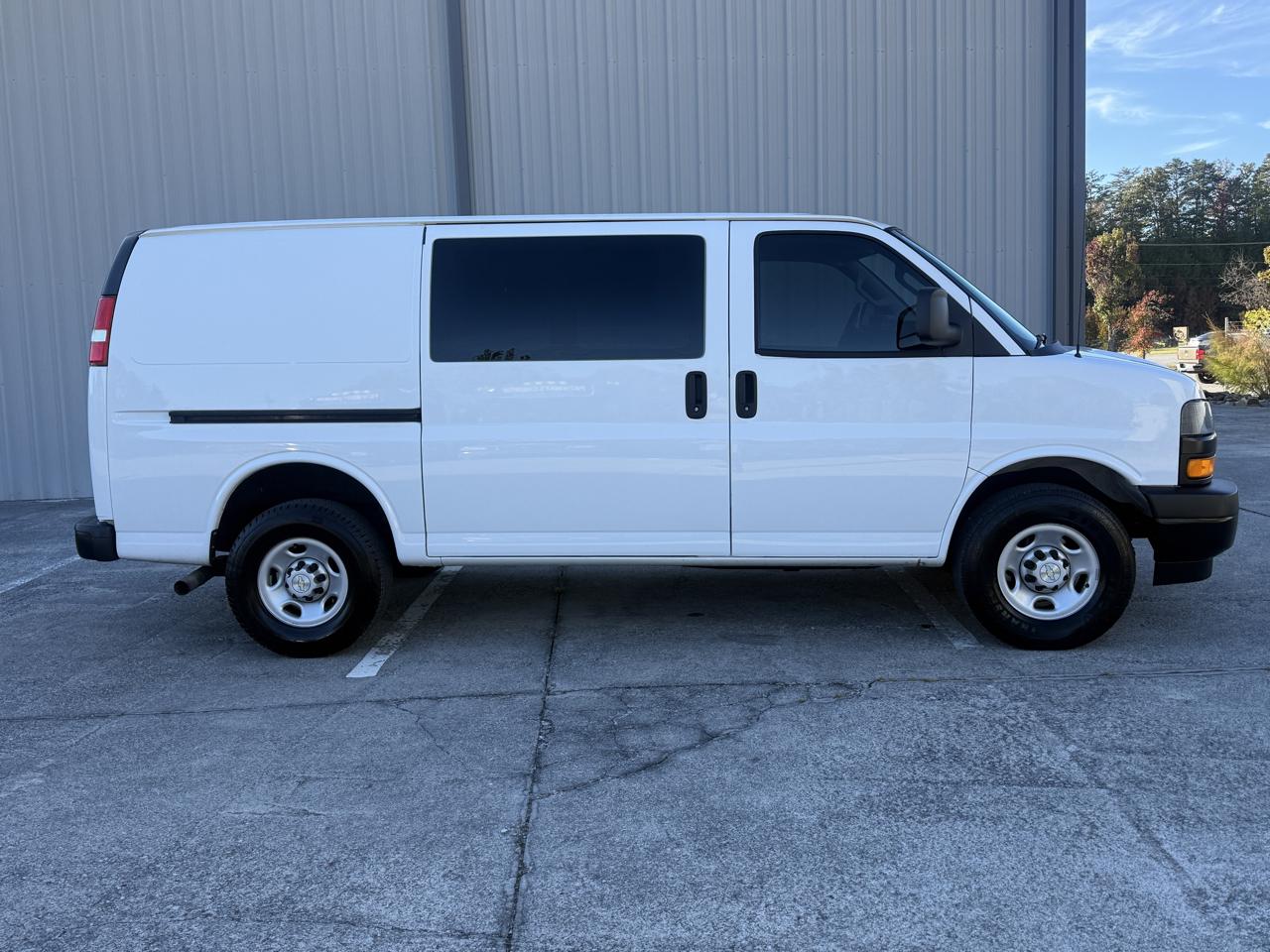 Chevrolet Express Cargo Van RWD 2500 135" 2022