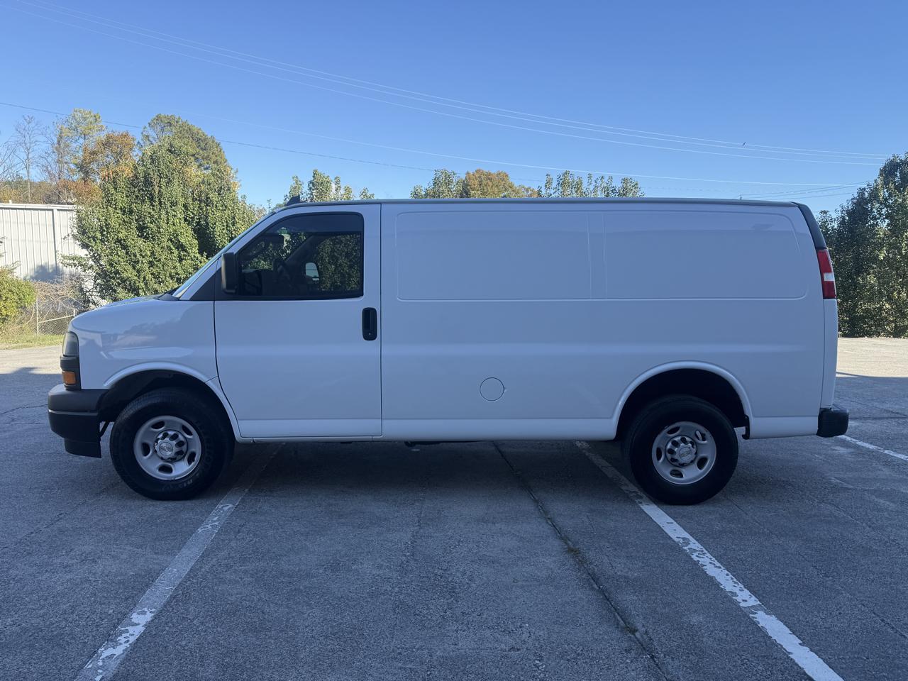 Chevrolet Express Cargo Van RWD 2500 135" 2022