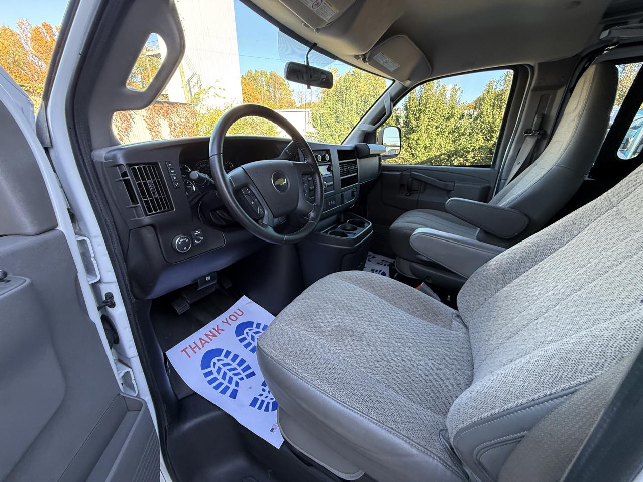 Chevrolet Express Cargo Van RWD 2500 135" 2022