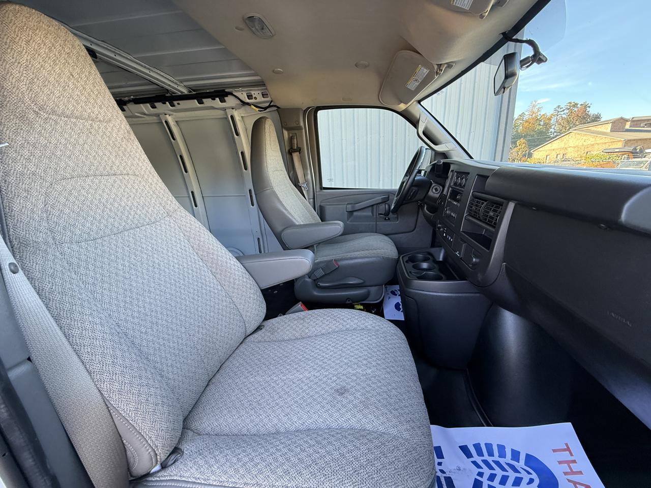 Chevrolet Express Cargo Van RWD 2500 135" 2022