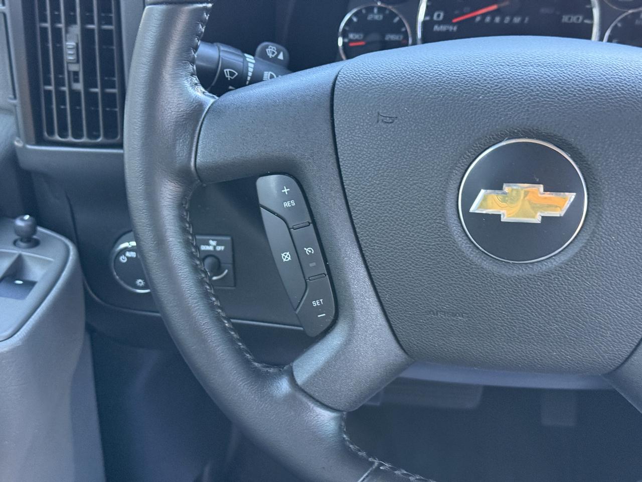 Chevrolet Express Cargo Van RWD 2500 135" 2022