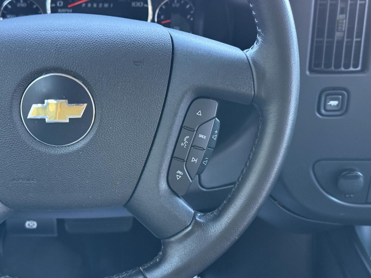 Chevrolet Express Cargo Van RWD 2500 135" 2022