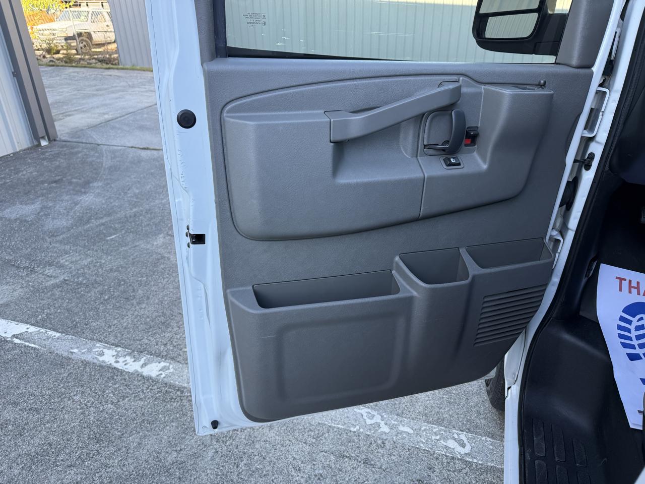 Chevrolet Express Cargo Van RWD 2500 135" 2022