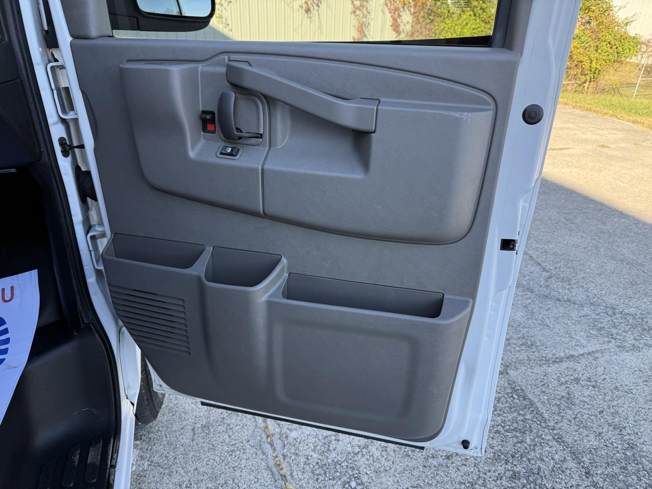 Chevrolet Express Cargo Van RWD 2500 135" 2022