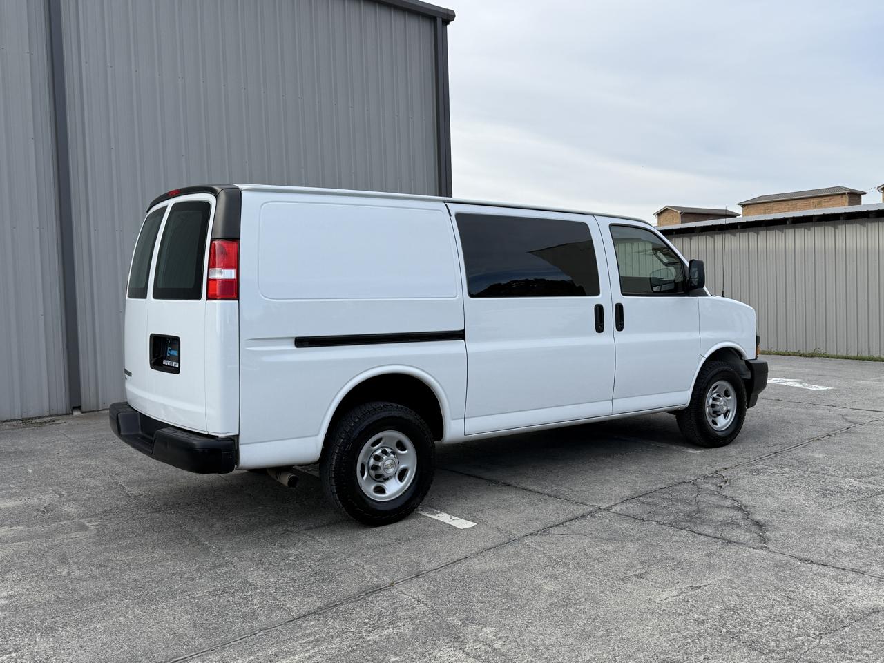Chevrolet Express Cargo Van RWD 2500 135" 2022