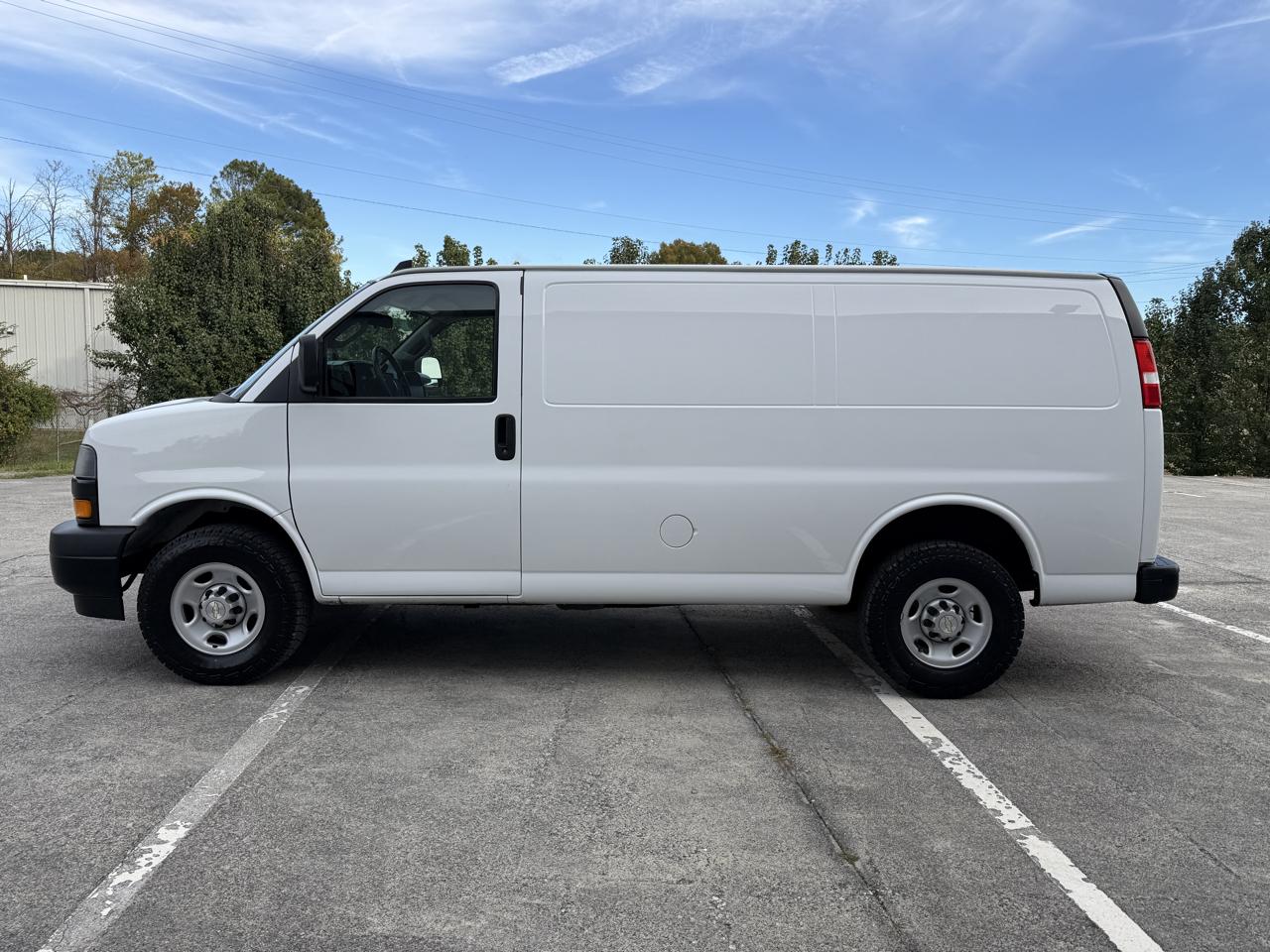 Chevrolet Express Cargo Van RWD 2500 135" 2022