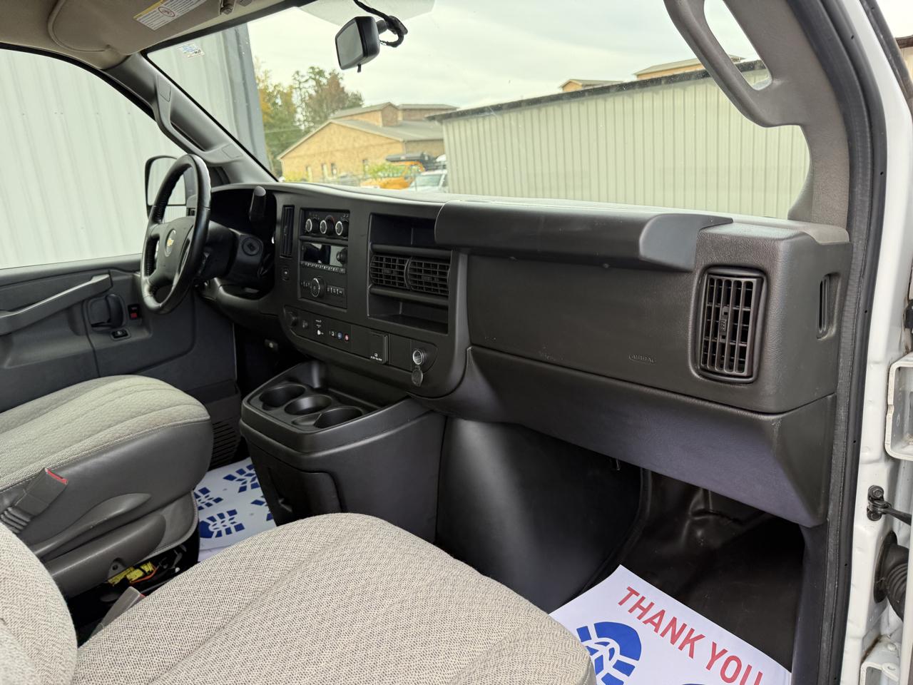 Chevrolet Express Cargo Van RWD 2500 135" 2022