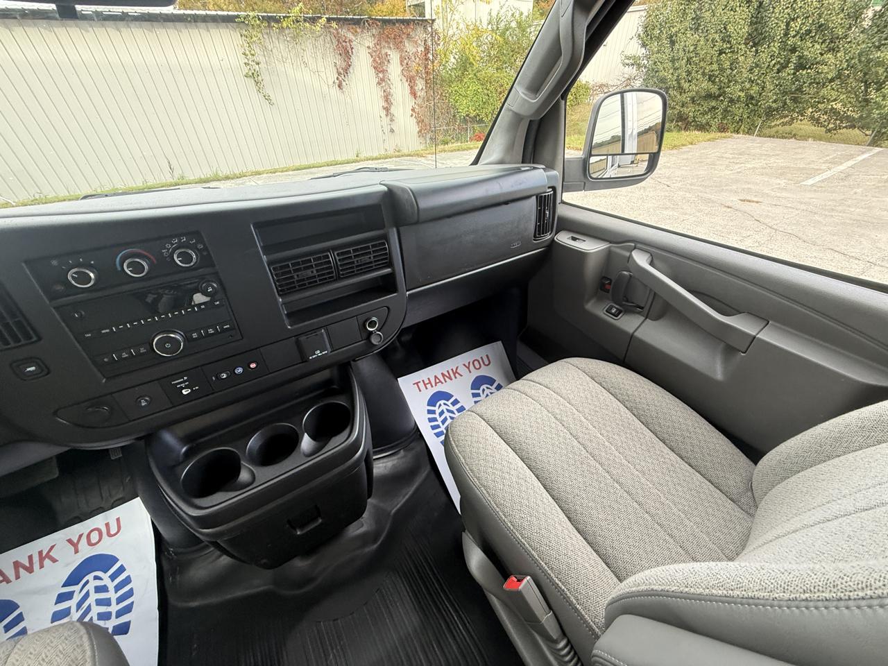 Chevrolet Express Cargo Van RWD 2500 135" 2022